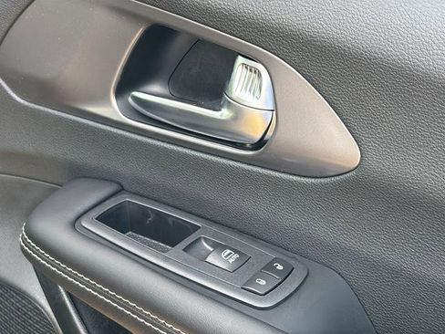 New 2026 Chrysler Pacifica Select image 37