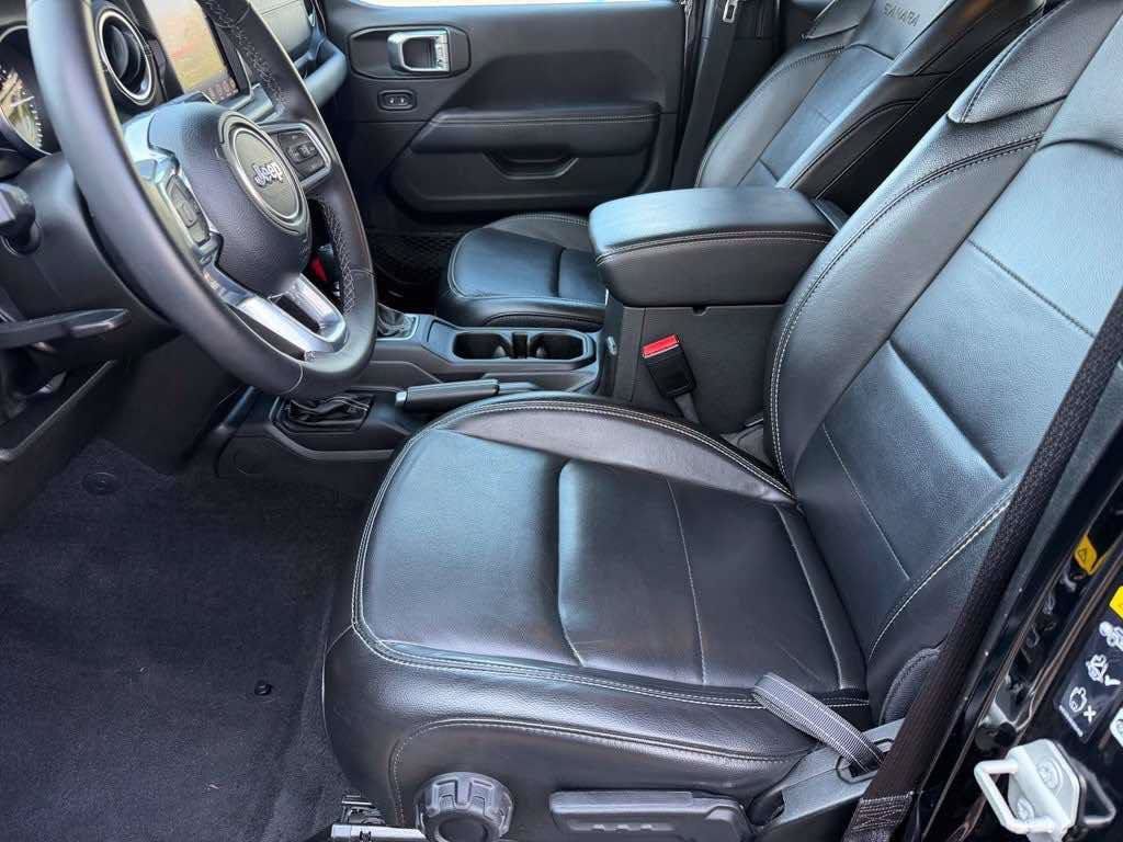 Used 2023 Jeep Wrangler Unlimited Sahara AWD/4WD image 6