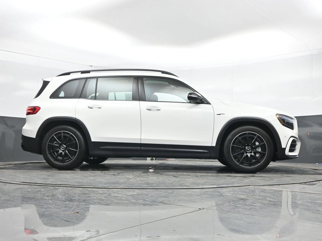 Used 2025 Mercedes-Benz GLB 35 AMG 4MATIC image 45