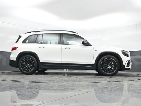 Used 2025 Mercedes-Benz GLB 35 AMG 4MATIC image 45