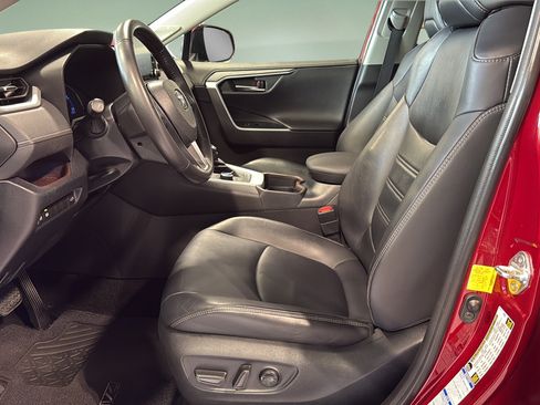 Used 2020 Toyota RAV4 Limited w/ Carpet Mat Package AWD/4WD image 12
