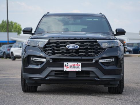 Used 2024 Ford Explorer ST-Line w/ Class IV Trailer Tow Package AWD/4WD image 9