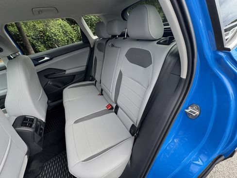 Used 2024 Volkswagen Taos SE image 16