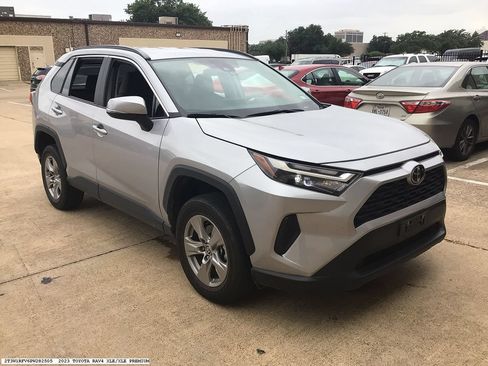 Used 2023 Toyota RAV4 XLE FWD image 6