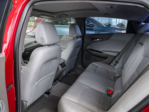 Used 2018 Chevrolet Malibu Premier w/ Premier Sun and Wheel Package FWD image 17