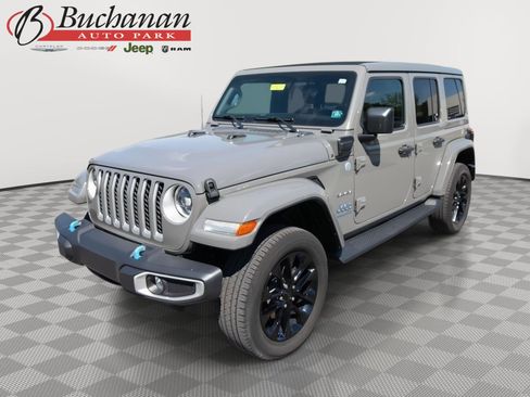 Used 2023 Jeep Wrangler Unlimited Sahara w/ Cold Weather Group AWD/4WD image 1