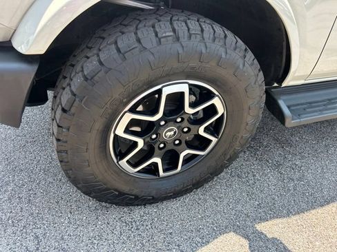 Used 2025 Ford Bronco Outer Banks AWD/4WD image 10