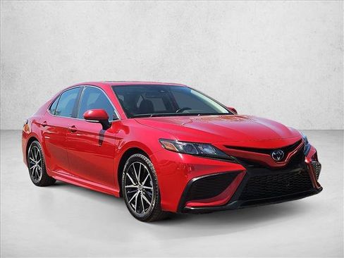 Used 2023 Toyota Camry SE w/ Audio Upgrade Package FWD image 3