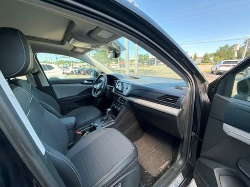Used 2024 Volkswagen Taos SE FWD image 34