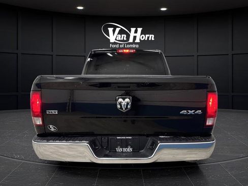 Used 2022 RAM 1500 Classic SLT image 11