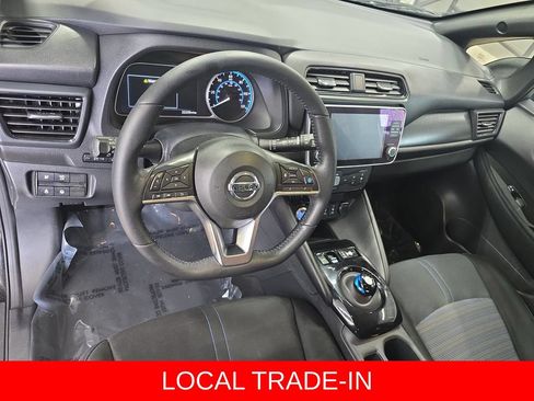 Used 2022 Nissan Leaf SV w/ SV Technology Package FWD image 16