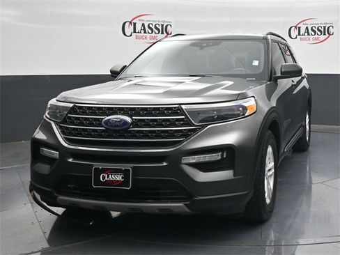 Used 2020 Ford Explorer XLT w/ Equipment Group 202A image 4
