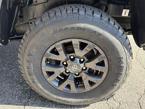 Used 2021 Toyota Tacoma SR5 image 18