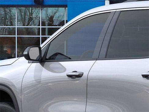 New 2026 Chevrolet Traverse LT w/ LPO, Floor Liner Package image 12