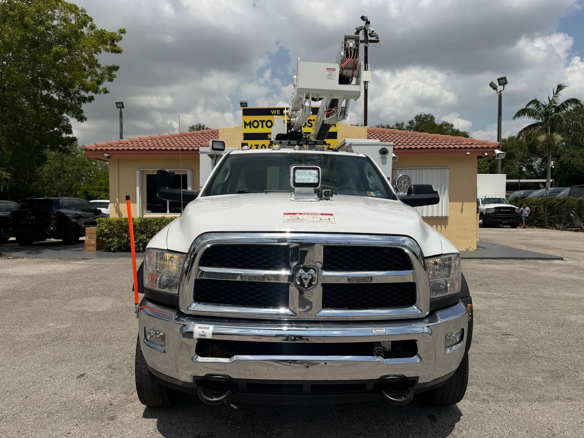 Used 2017 RAM 5500 SLT w/ Quick Order Package 29G SLT AWD/4WD image 7