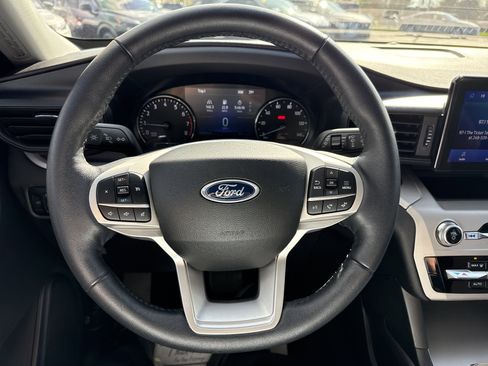 Certified 2023 Ford Explorer XLT w/ Class IV Trailer Tow Package image 20