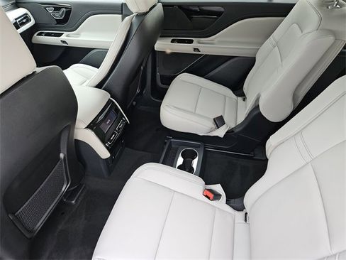 New 2026 Lincoln Aviator Premiere image 28