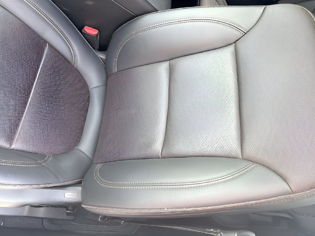 Used 2023 Chevrolet Traverse High Country w/ LPO, Floor Liner Package FWD image 20