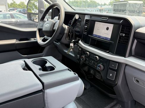 New 2026 Ford F550 4x4 SuperCab Super Duty w/ XL Chrome Package image 12