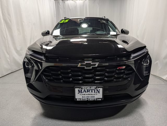 Used 2025 Chevrolet Trax RS w/ Sunroof Package FWD image 8