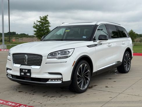 Used 2022 Lincoln Aviator Reserve w/ Equipment Group 201A AWD/4WD image 3