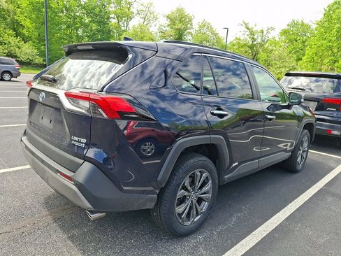 Used 2022 Toyota RAV4 Limited AWD/4WD image 4