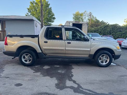 Used 2005 Ford Explorer Sport Trac XLT image 4