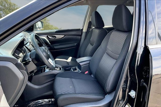 Certified 2017 Nissan Rogue SV w/ SV Premium Package AWD/4WD image 20
