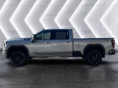 Used 2024 GMC Sierra 2500 AT4 w/ Technology Package image 3