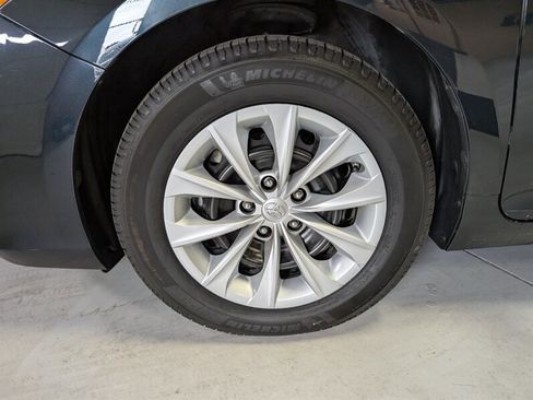 Used 2015 Toyota Camry LE FWD image 15