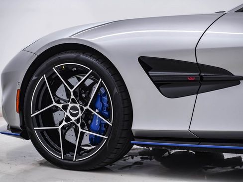 New 2025 Aston Martin Vanquish image 15