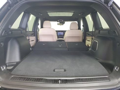 Used 2025 Jeep Grand Cherokee Limited w/ Luxury Tech Group II image 26