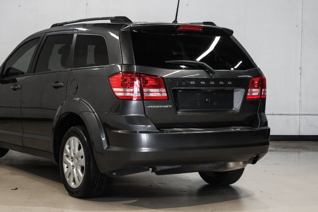 Used 2019 Dodge Journey SE FWD image 13