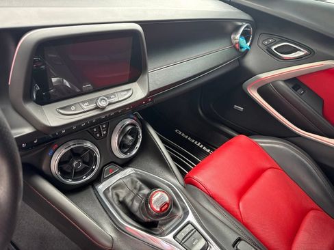 Used 2016 Chevrolet Camaro SS RWD image 11
