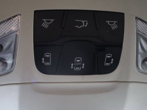 Used 2022 Chrysler Pacifica Touring-L image 47