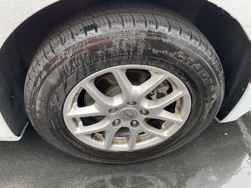 Used 2022 Chrysler Pacifica Touring-L image 3