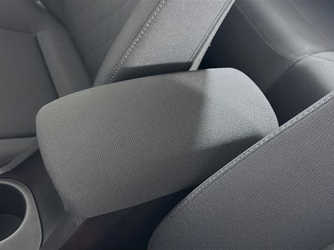 Used 2025 Toyota Corolla LE image 18