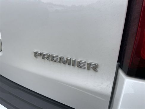 Used 2019 Chevrolet Suburban Premier image 9