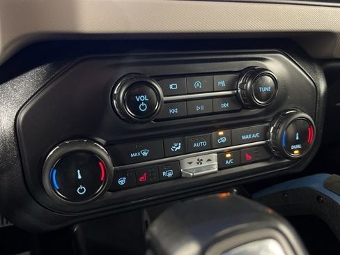 Used 2022 Ford Bronco Wildtrak image 14