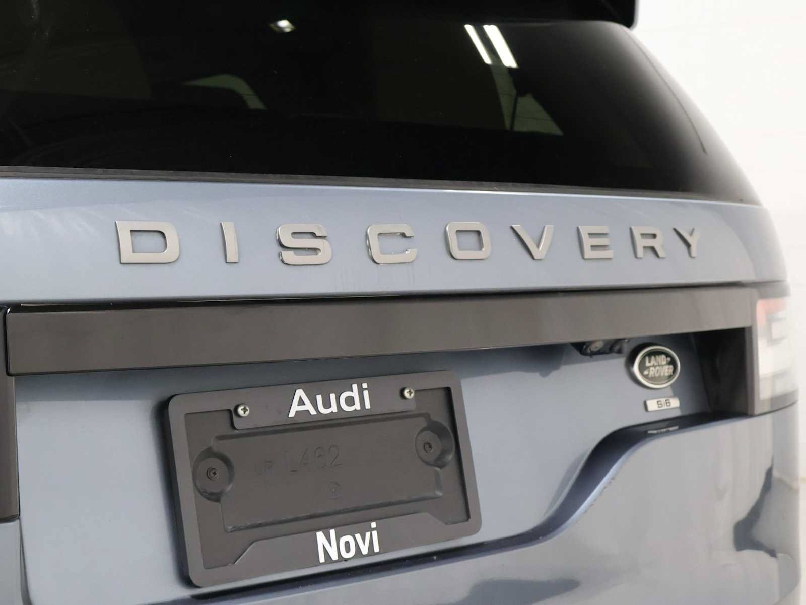 Used 2020 Land Rover Discovery SE AWD/4WD image 7