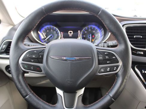 Used 2017 Chrysler Pacifica Touring-L Plus w/ Advanced Safetytec Group image 33