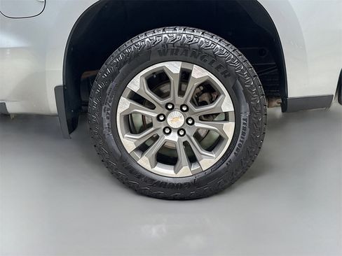 Used 2024 Chevrolet Silverado 1500 High Country w/ Technology Package image 32