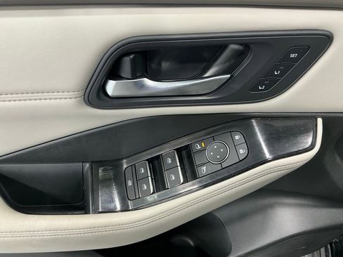 Used 2023 Nissan Rogue SL w/ SL Premium Package image 22