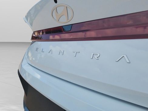 New 2026 Hyundai Elantra SE image 28