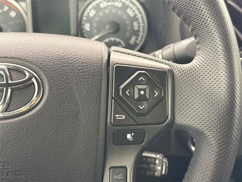Used 2022 Toyota Tacoma TRD Sport w/ Technology Package RWD image 17
