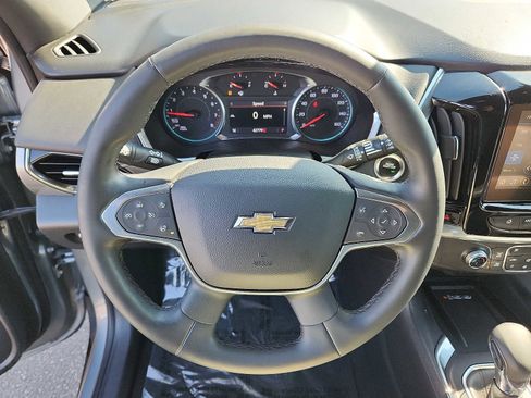 Used 2023 Chevrolet Traverse LT image 19