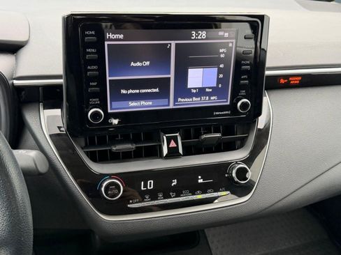 Used 2022 Toyota Corolla LE image 20
