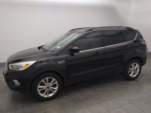 Used 2017 Ford Escape SE w/ SE Leather Comfort Package FWD image 2