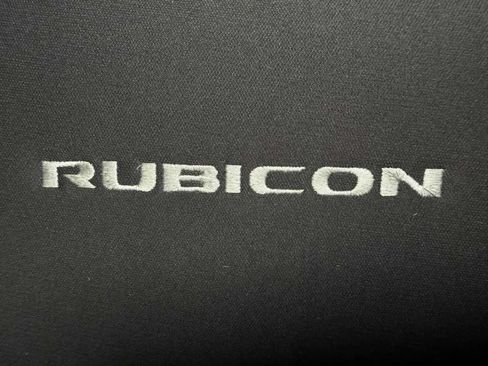 Used 2015 Jeep Wrangler Rubicon w/ Power Convenience Group AWD/4WD image 22