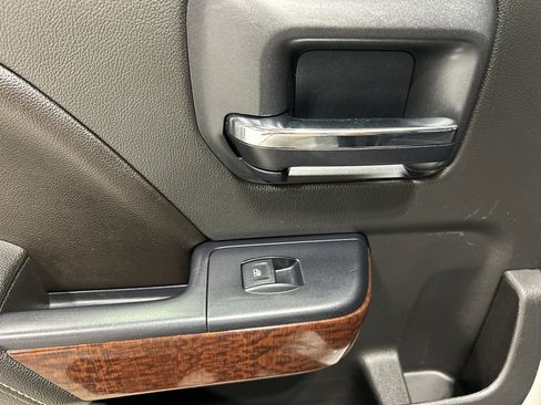 Used 2015 GMC Sierra 2500 SLT w/ Duramax Plus Package image 21